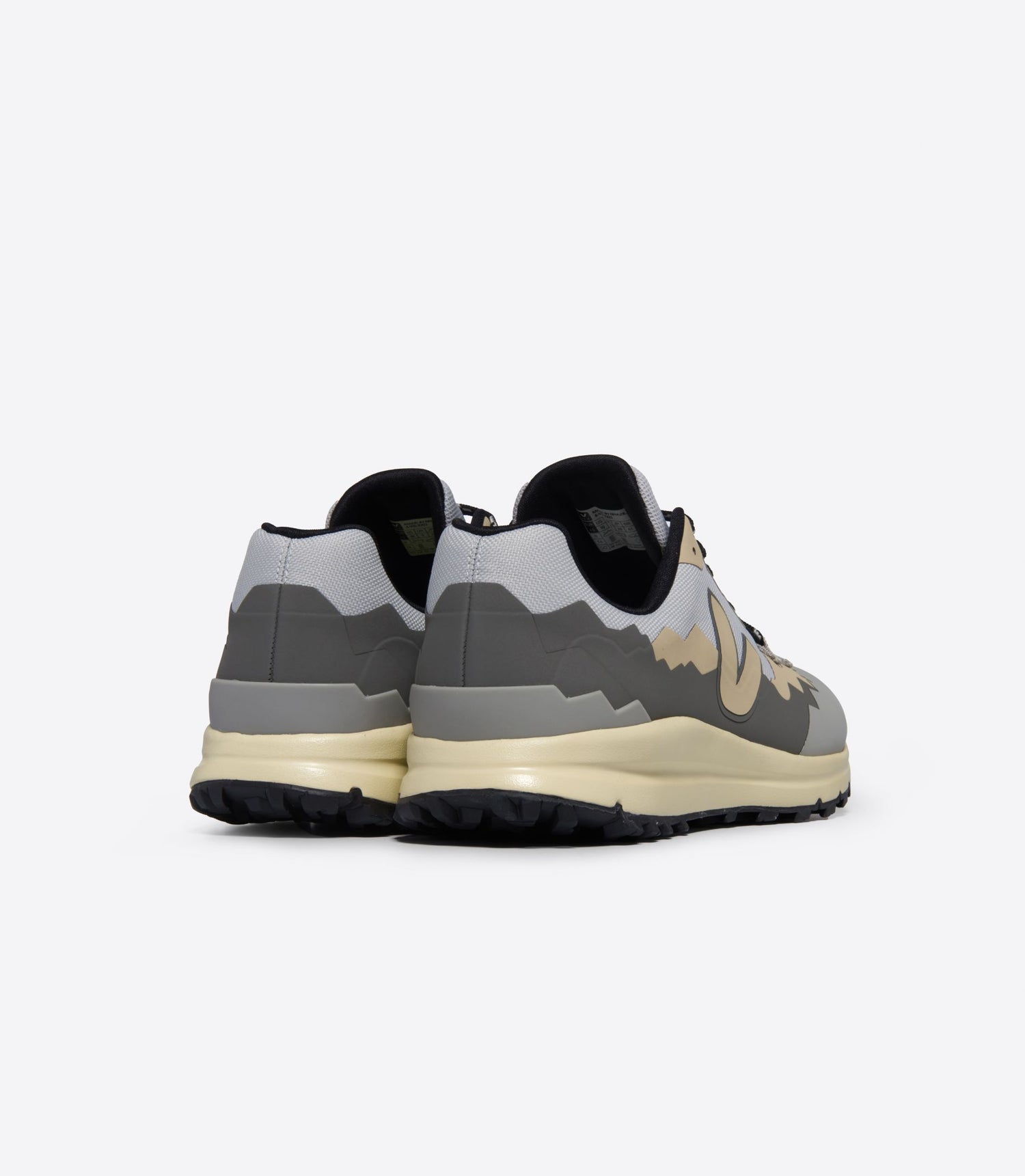 Veja Fitz Roy Light Trek Shell - Shark/Almond
