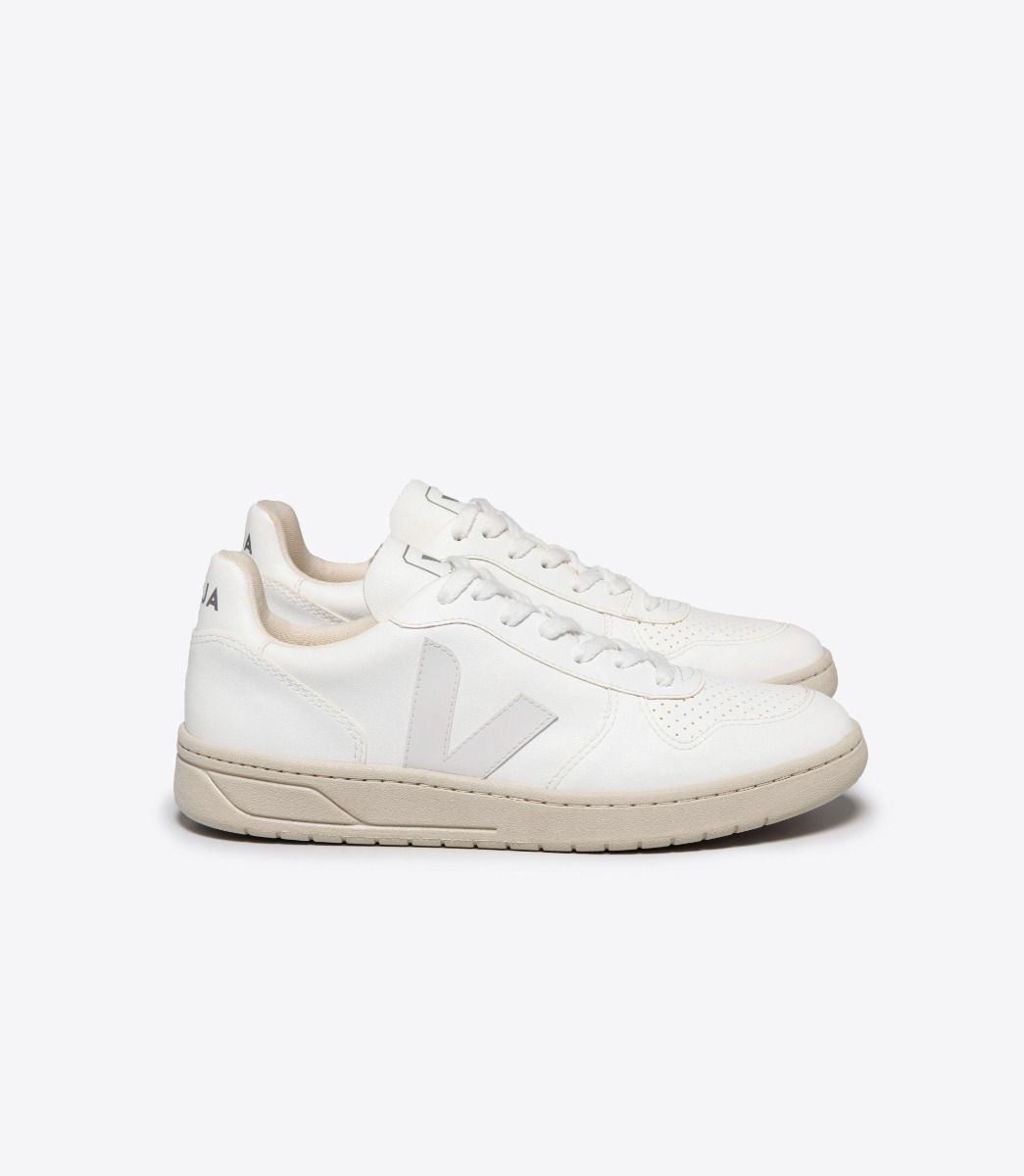 Veja V-10 CWL Full White - Village Soccer Shop