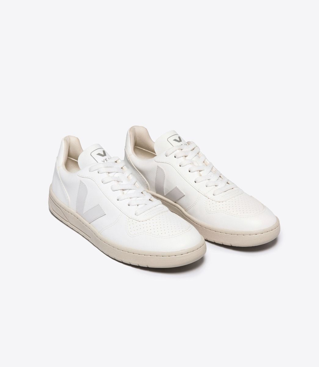 Veja V-10 CWL Full White - Village Soccer Shop