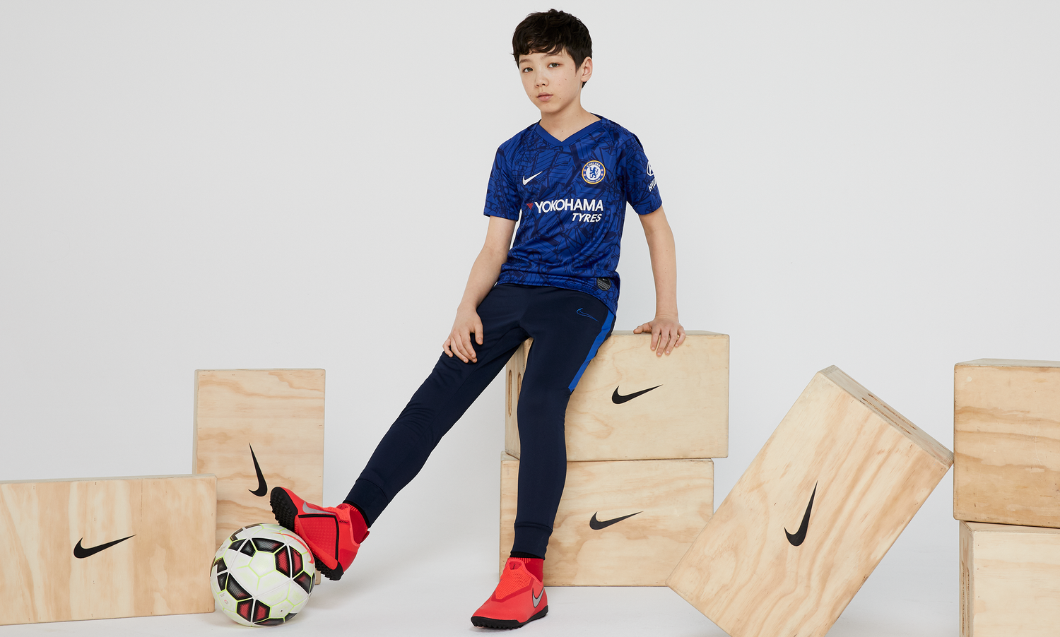 Nike Chelsea FC 2019/20 Stadium Home Big Kids' Soccer Jersey